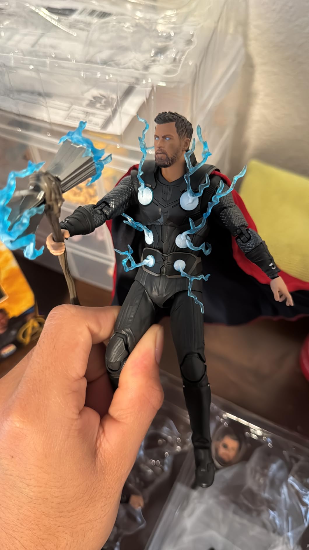 Compre MAFEX Thor- Avengers: Infinity War Action Figure